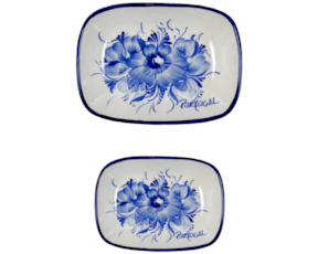 Base de aperitivo em faiança pintada à mão motivo flor azul