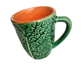 Caneca couve em faiança pintada à mão motivo verde caldas