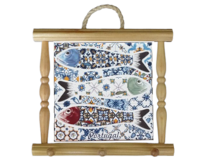 Suporte de panos em madeira natural 15x15 cm sardinhas