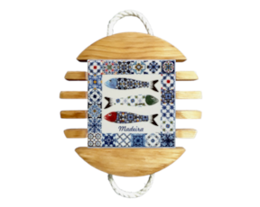 Base de tacho em madeira natural com azulejo decorado 15x15 cm motivo sardinhas