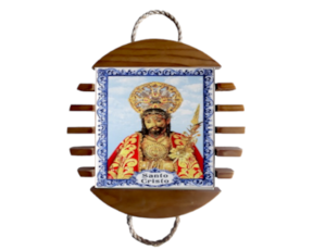 Base de tacho em madeira envernizada com azulejo decorado 15x15 cm motivo santo cristo 