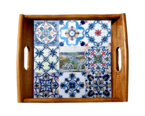 Tabuleiro asa lisa em madeira envernizada com azulejo decorado 15x15 cm multi-padrão lagoa das 7 cidades