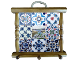 Suporte de panos em madeira envernizada com azulejo decorado 10x10 cm multi-padrão lagoa das 7 cidades