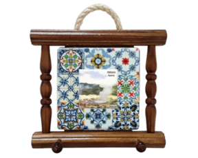 Suporte para panos em madeira envernizada  com azulejo decorado 10x10 cm multi-padrão furnas