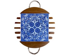Base de tacho em madeira envernizada com azulejo decorado 15*15 cm padrão 83.