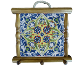 Suporte de panos em madeira envernizada com azulejo decorado 10*10 cm padrão 80